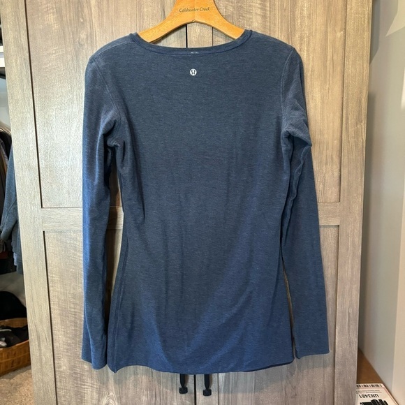 Lululemon Every Yogi Long Sleeve Womens Size M Top Blue White - Picture 5 of 15